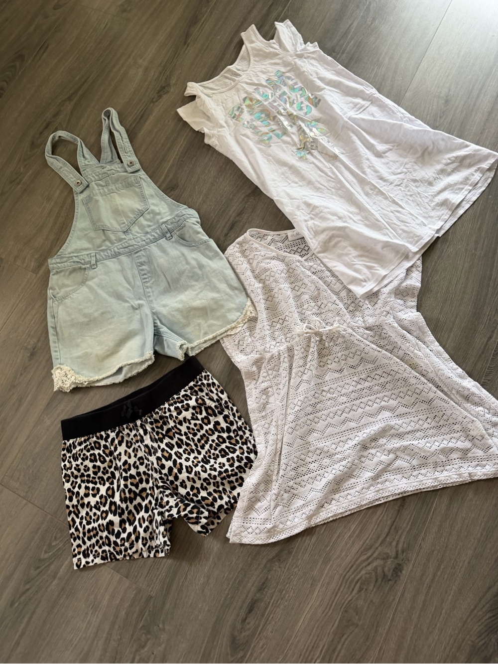 The Children's Place Girls White & Light Blue Outfit Bundle with Leopard Shorts